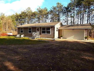 5356 Pickerel Lake Rd, Petoskey, MI 49770
