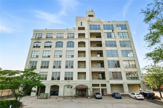 5850 Centre Ave Unit 605, Pittsburgh, PA 15206