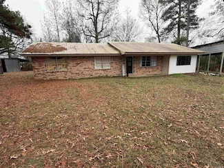 759 Spring Lake Rd, Hope, AR 71801