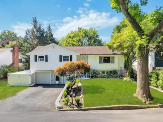 12 Terrace Dr, Huntington Station, NY 11746