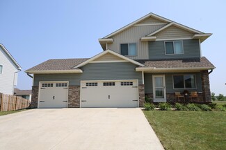 1706 Redhawk Way, Mayer, MN 55360