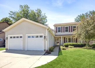 17385 W Woodland Dr, Grayslake, IL 60030
