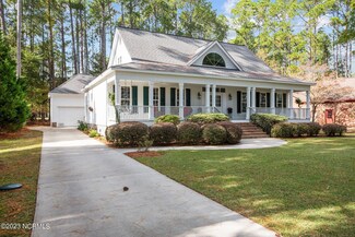 912 Crooked Creek Dr, New Bern, NC 28560