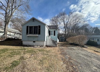 18 Geneva Dr, Carmel, NY 10512