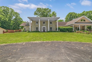 3115 Isabella St, Midland, MI 48640