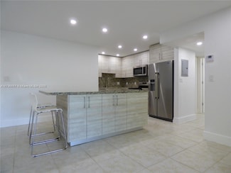 10355 N Kendall Dr Unit CC7, Miami, FL 33176