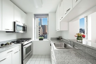 150 E 44th St Unit 8-B, New York, NY 10017