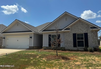 224 Serenity Lake Dr, Pearl, MS 39208