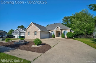 199 Brookside Dr, Flushing, MI 48433