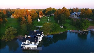 105 W Lake St, Skaneateles, NY 13152