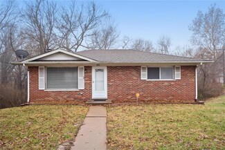 221 Highwood Dr, Belleville, IL 62223