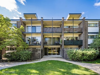 4710 Russett Ln Unit R1, Skokie, IL 60076