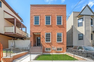 133 Beach St, Jersey City, NJ 07307