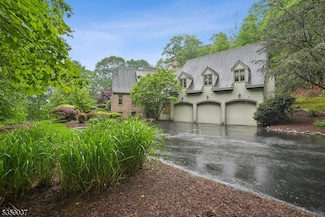 9 Valley View Dr, Califon, NJ 07830