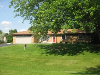 6315 Dornoch Dr, Caledonia, IL 61011
