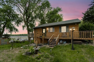 49136 Riverside Ln, Waterville, MN 56096