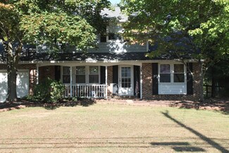 28 Wood Ave, Englishtown, NJ 07726
