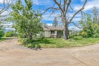 560 E Valley View Rd, Ashland, OR 97520