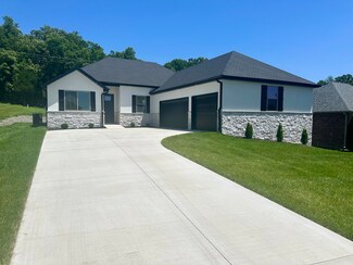 1611 W Gaslight Dr, Springfield, MO 65810
