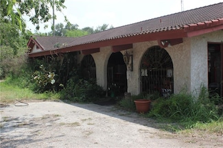 6221 N Taylor Rd, Mission, TX 78573