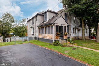 1032 Girard Ave, Swarthmore, PA 19081