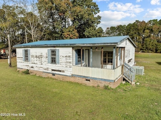 1121 Williams Rd, Williamston, NC 27892