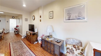 50 White Oak St Unit 4B, New Rochelle, NY 10801