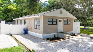 2706 6th Ave E, Palmetto, FL 34221