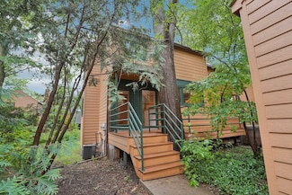 303 Glenthistle Ct, Madison, WI 53705