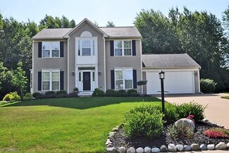 5152 Chapman Ave, Sheffield Village, OH 44054