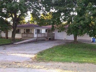 826 Clearview Dr, Churubusco, IN 46723
