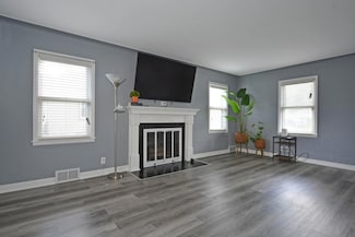 75 Geranium Ave E, Saint Paul, MN 55117