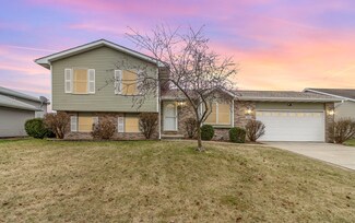 203 W 127th Ave, Crown Point, IN 46307