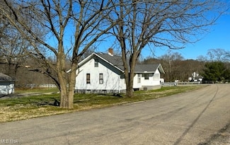3875 Roseville Rd, Zanesville, OH 43701