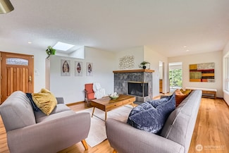 2545 NE 204th St, Shoreline, WA 98155