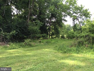 4111 White Horse Rd, Malvern, PA 19355