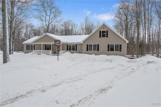 25 Beach Rd, Cleveland, NY 13042