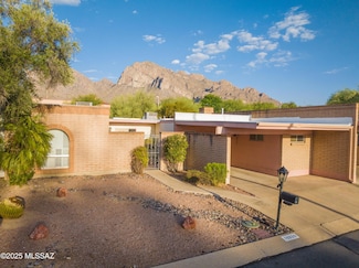 10220 N Valle Del Oro Dr, Tucson, AZ 85737