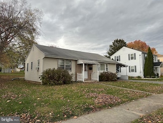 717 W Oak St, Palmyra, PA 17078