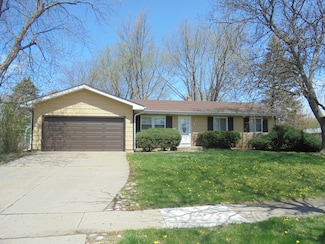 66 Barrow Dr, Crystal Lake, IL 60014