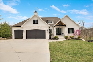 336 NW Thoreau Cir, Lees Summit, MO 64081