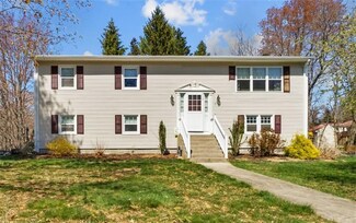 3 Hickory Ln, Greenville, RI 02828