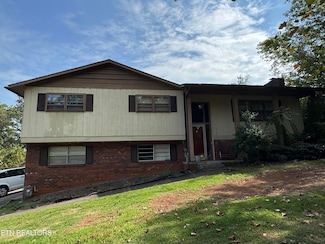 718 Greenwich Dr, Maryville, TN 37803