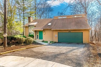 2502 E Roundhill Ln, Bloomington, IN 47401
