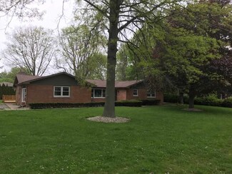 617 N Lakeview Ct, Greentown, IN 46936