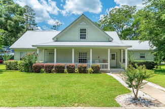 322 Crescent Dr, Defuniak Springs, FL 32435