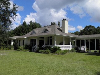 283 Milton Ln, Waverly, GA 31565