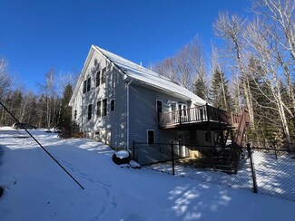 147 Bear Ln, Dexter, ME 04930