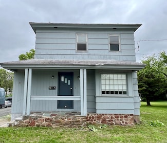 270 East St, Plainville, CT 06062