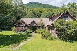 347 W Saugerties Woodstock Rd, Woodstock, NY 12498